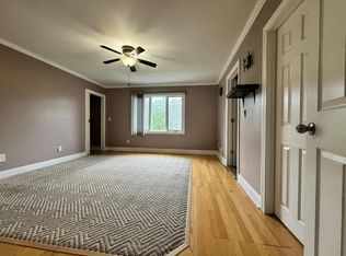 25392 Surrey Ln, Farmington Hills, MI 48335