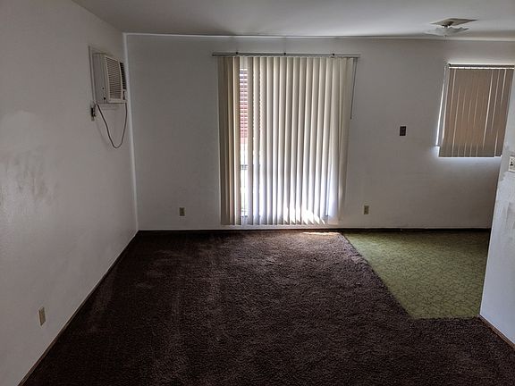 2nd image of 930 N Van Buren St APT 5