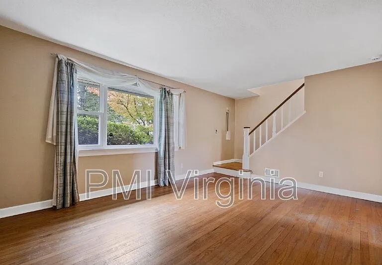 7805 Sheryl Dr — Photo 6