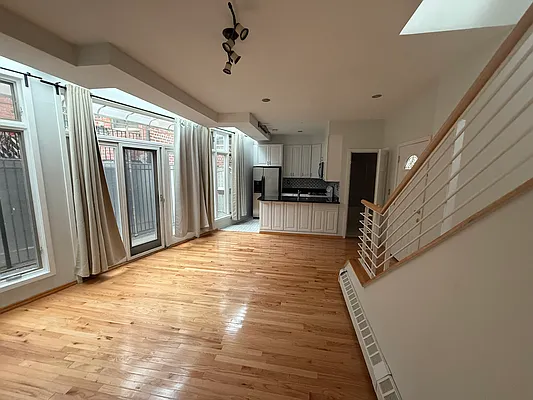 Rented by Voro, LLC | media 7