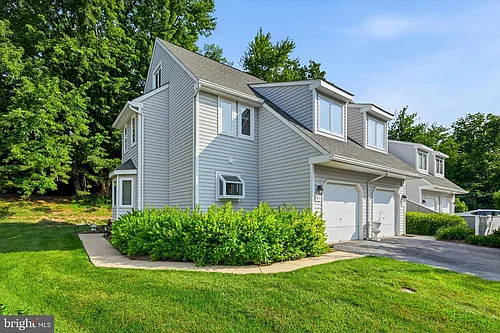 63 E Jonathan Ct Photo 1