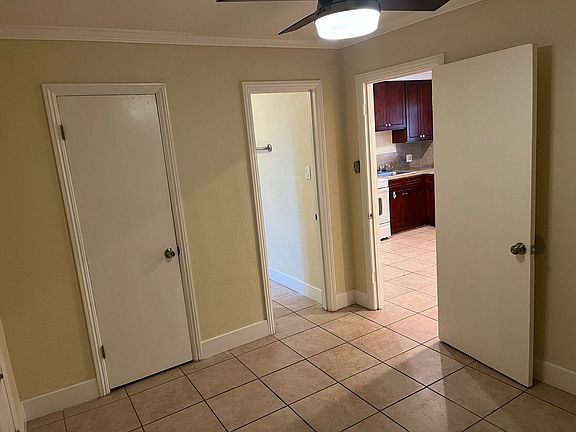 3rd image of 1555 Washington St #1