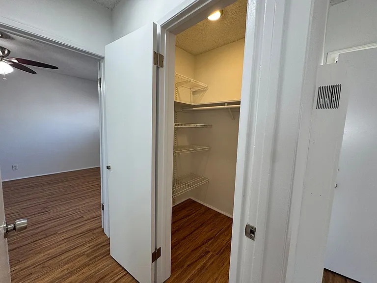 11865 Rochester Ave — Photo 11