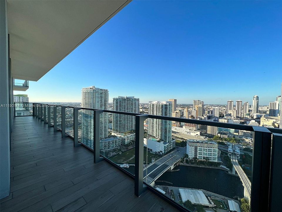1st image of 68 SE 6th St APT 3611