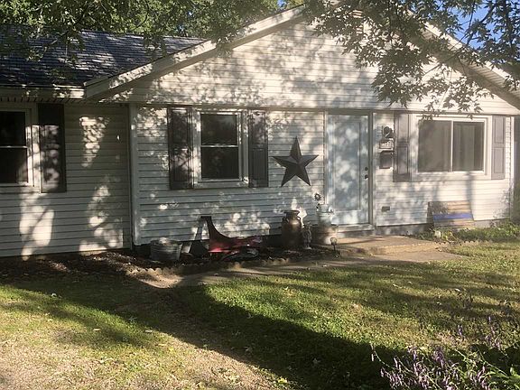 2nd image of 307 Oak St