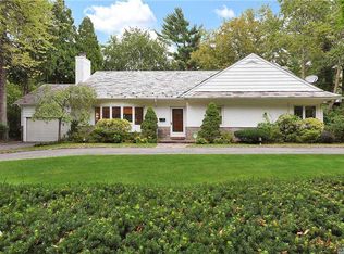 50 Somerset Dr S, Great Neck, NY 11020