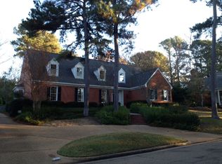 1954 Petit Bois St N, Jackson, MS 39211