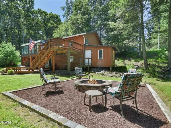 114 Lone Oak Dr, Lakeville, PA 18438