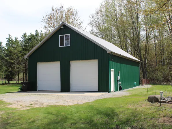 2954 N Carter Rd, Pinconning, MI 48650