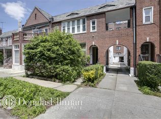 6845 Clyde St, Forest Hills, NY 11375