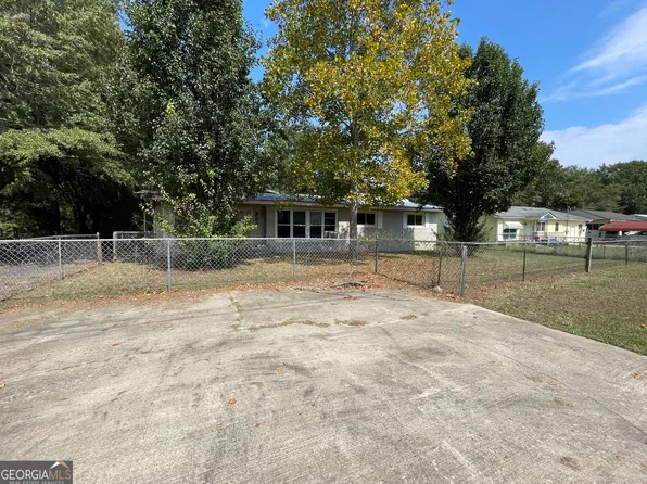 111 S 4th St, Cochran, GA 31014