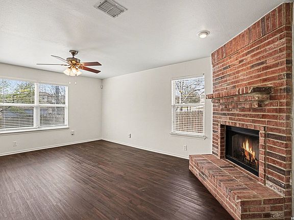 3rd image of 7415 Lacey Oak