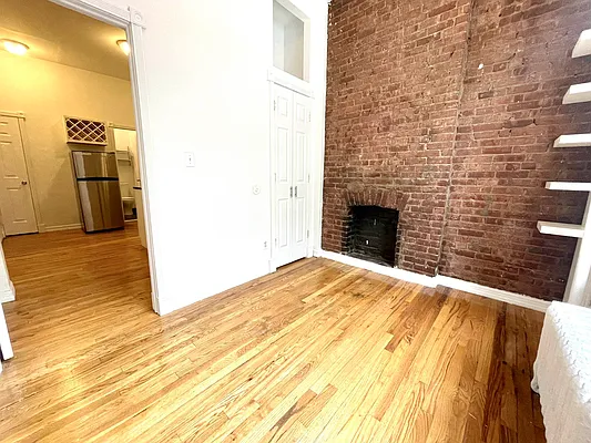 Rented by J PRESTON AND ASSOCIATES INC | media 12