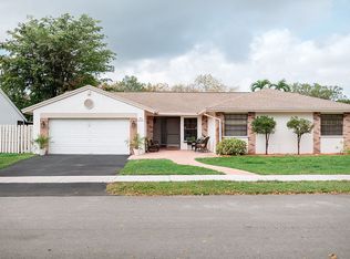 14460 Greenbriar Pl, Davie, FL 33325