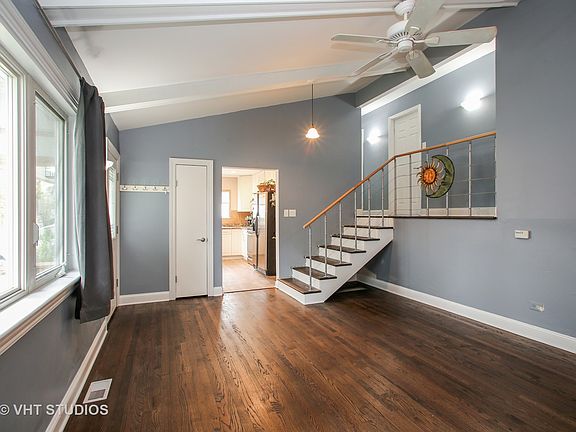 2nd image of 114 E Wrightwood Ave