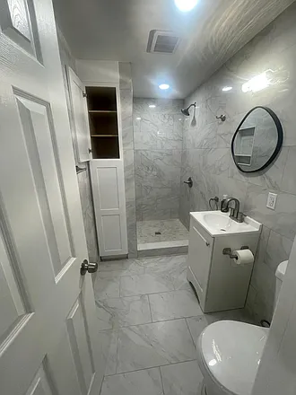 Holly Pl, West Hempstead — Photo 1