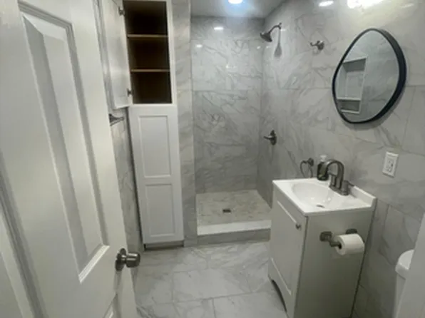 (undisclosed Address), West Hempstead, NY 11552