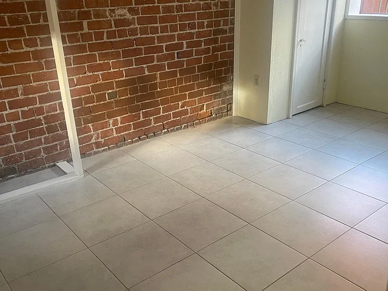 1128 N Tyndall Ave #9 — Photo 7