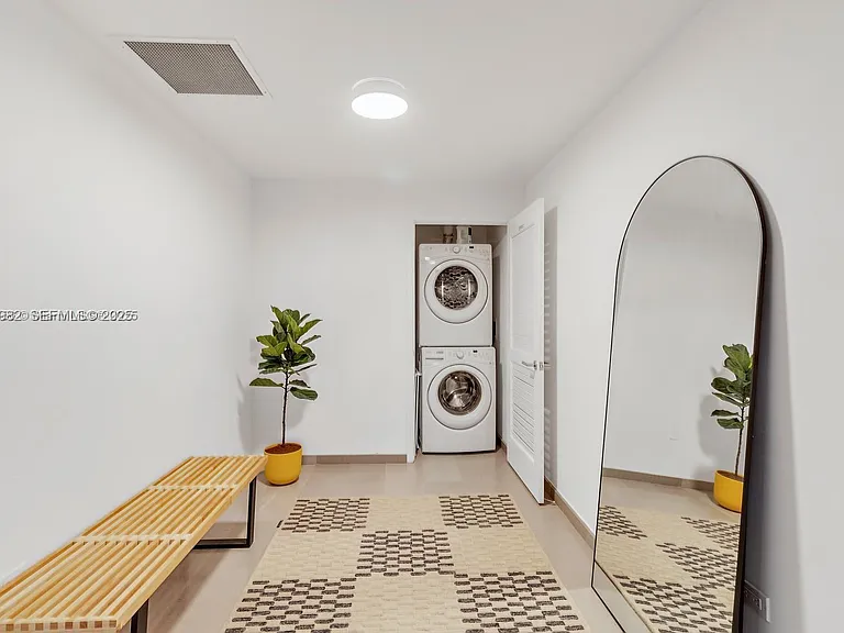 88 SW 7th St #1710 — Photo 12