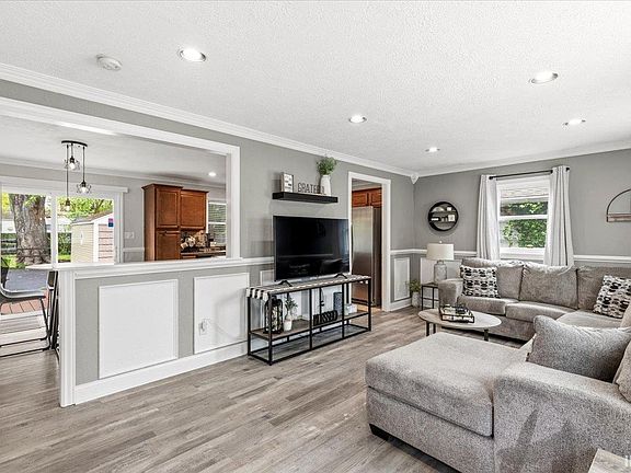 2nd image of 1212 Logan Ave