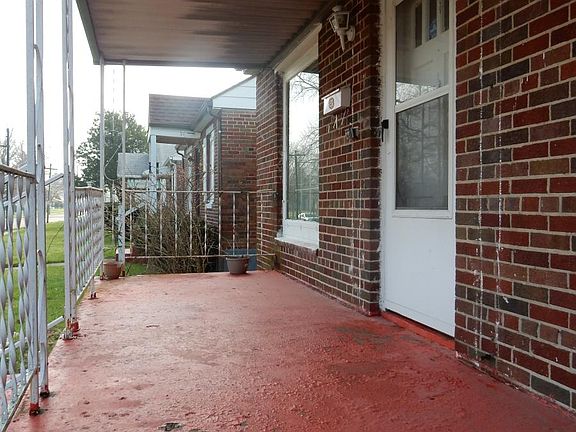 4th image of 2824 Oakridge Dr