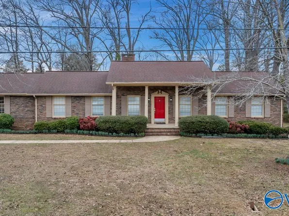 14 Bristol St, Scottsboro, AL 35769