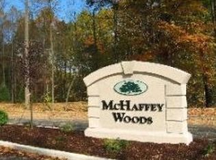 4319 W McHaffey Woods Dr, Bloomington, IN 47403
