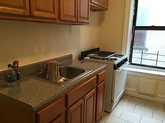 Rented by Edward Gugenheim, LREB | media 22