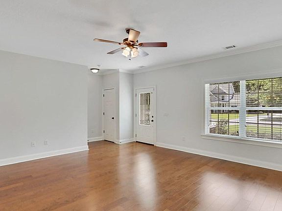5th image of 440 Beauly Dr