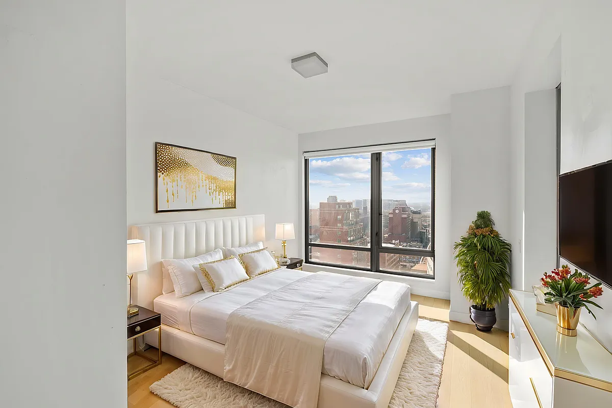 Building Photo - 13835 39th Ave #15H