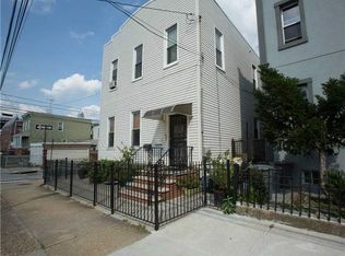 25-23 21st St, Astoria, NY 11102