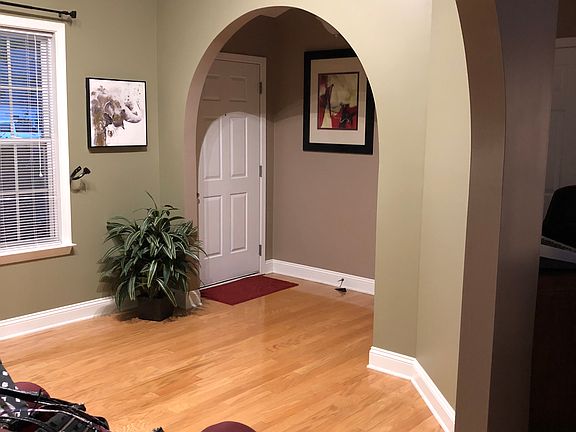 3rd image of 115 Grasmere Ct