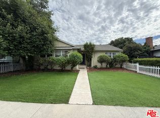 19604 Victory Blvd, Reseda, CA 91335