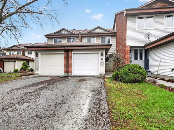 34 Dignard St, Russell, ON K0A 1W1