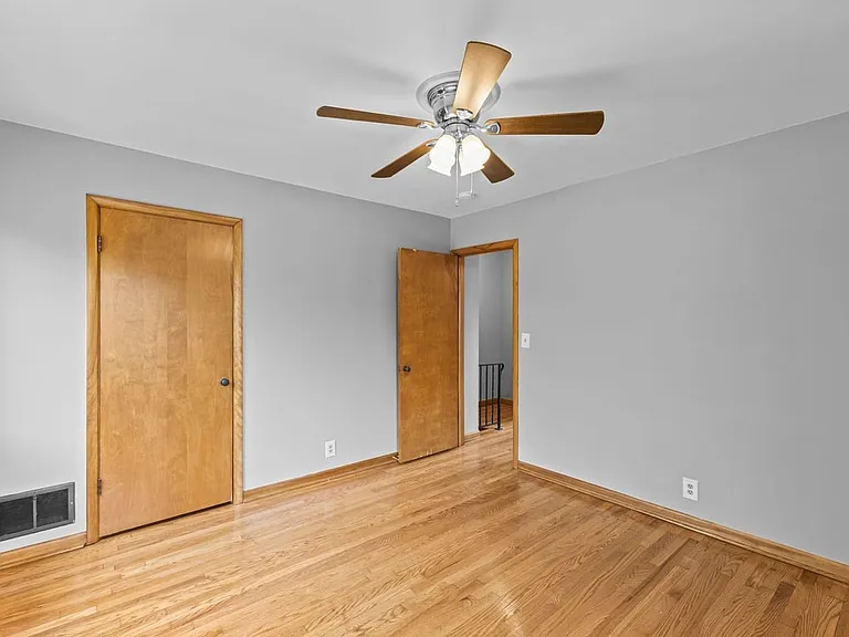 723 Village Dr — Photo 7