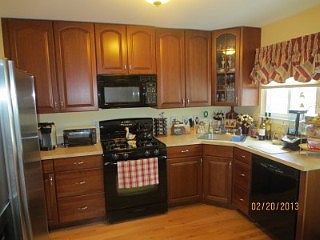 5th image of 41 Town House Dr