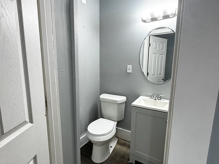 599 Rhodes Ave — Photo 6