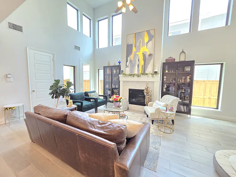 2303 Offerande Dr — Photo 4