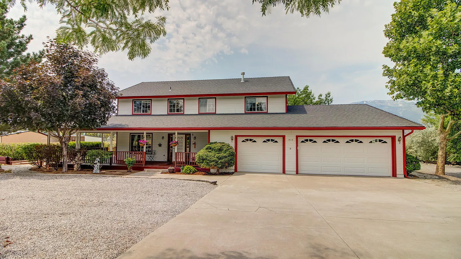 1415 E Guffey Dr photo 1
