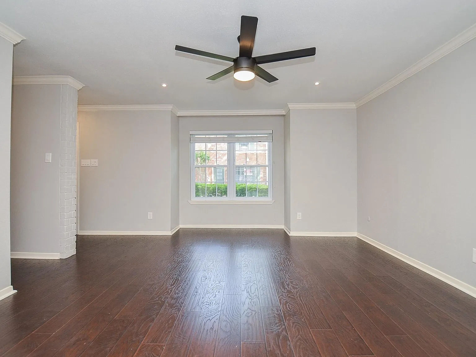 3 bed, 2.5 bath, 1840 sqft, $2,100 — Photo 4