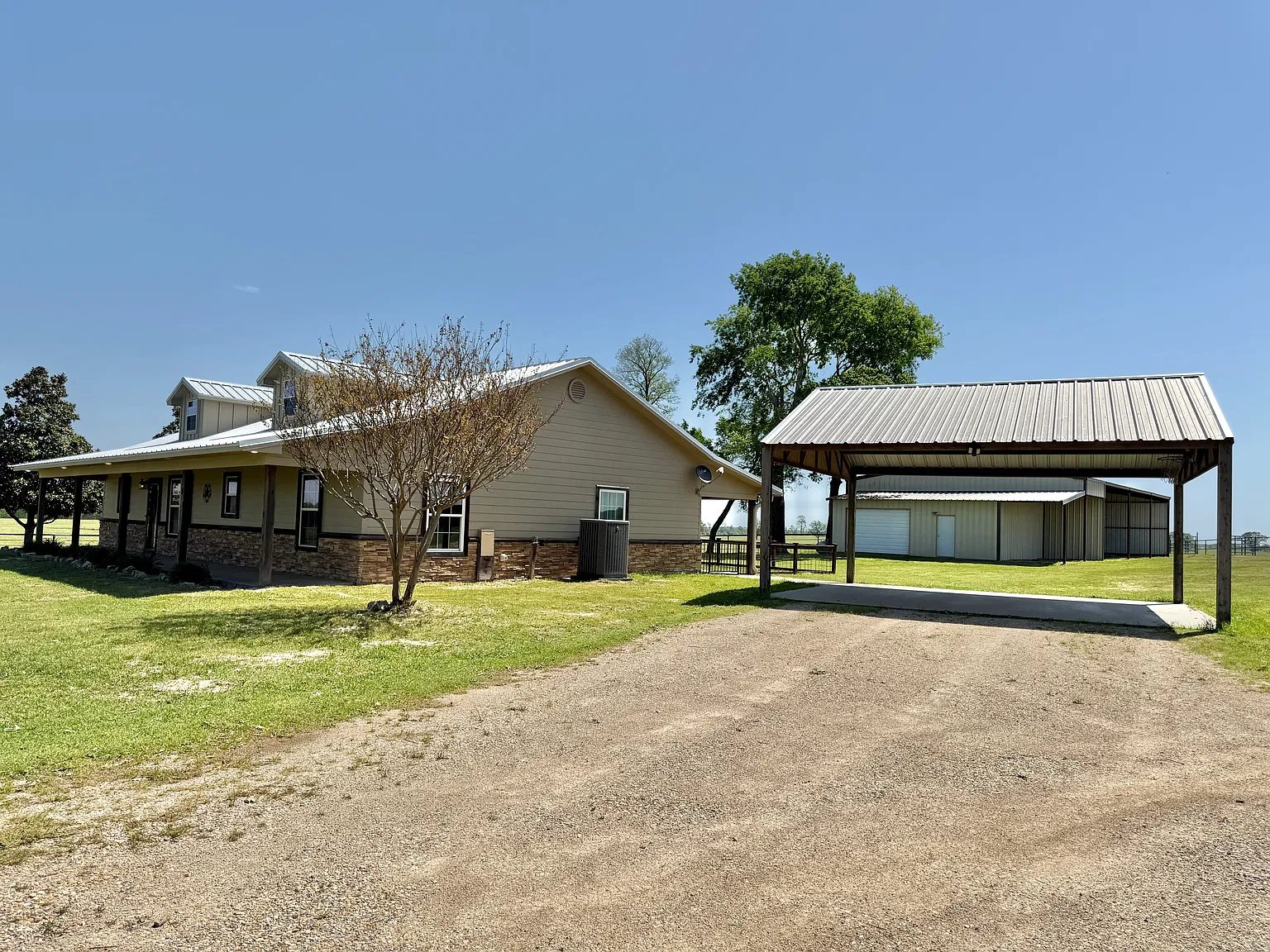 3 bed, 2.5 bath, 3000 sqft, $2,200 — Photo 3