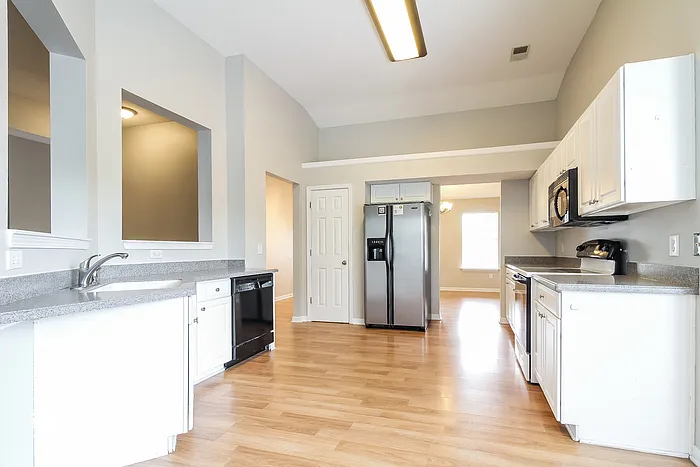102 Revis Creek Ct — Photo 5