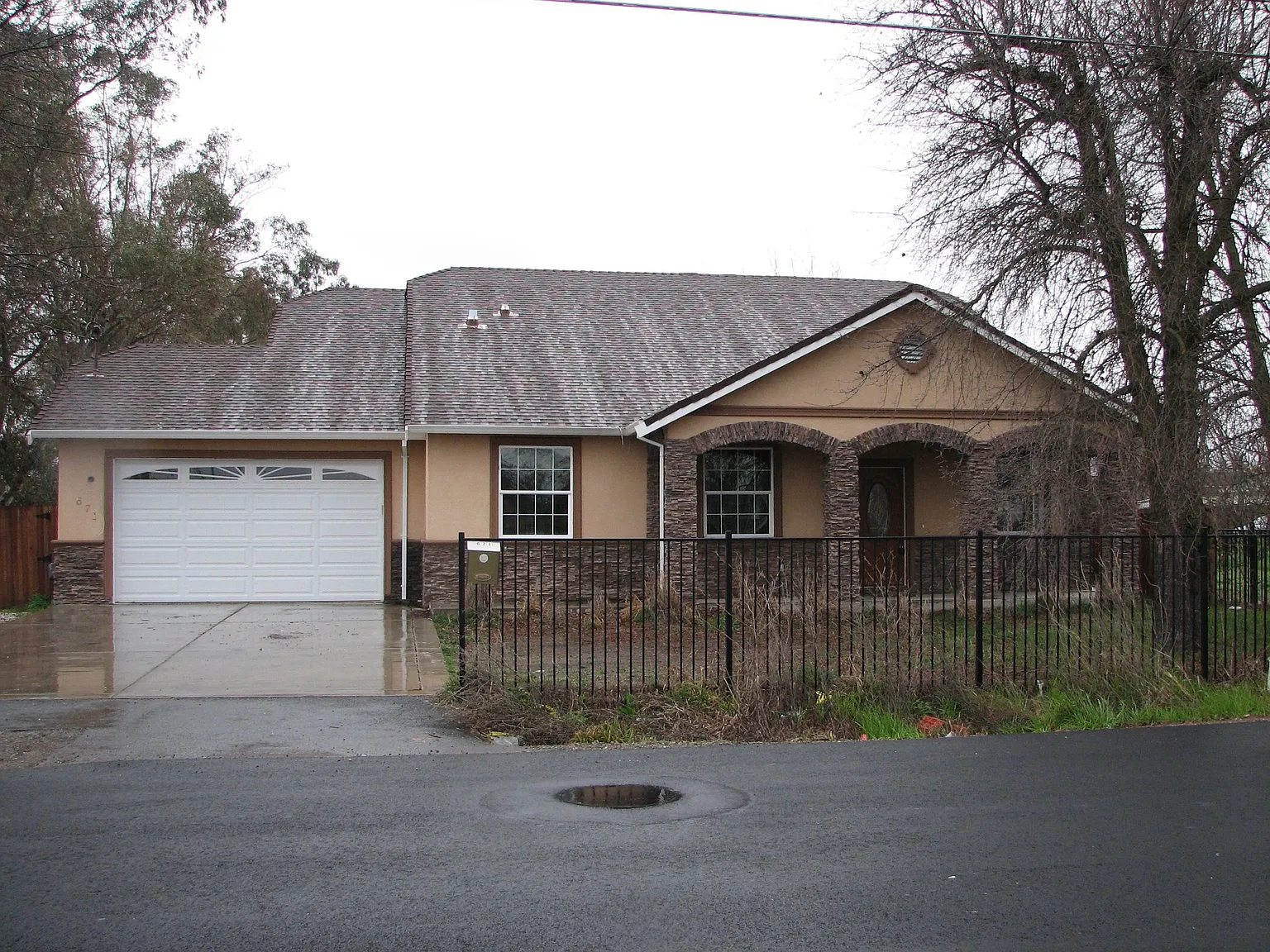 671 Ford Rd photo 1