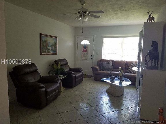 5th image of 121 NE 204th St APT 4