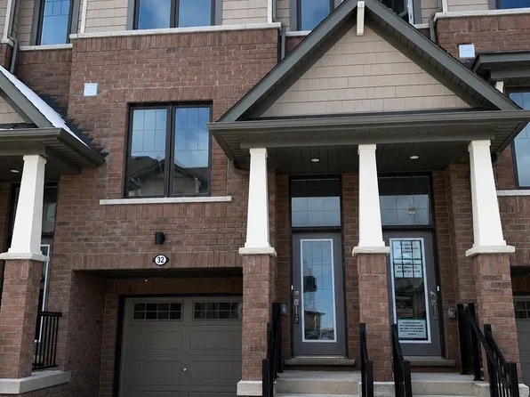 185 Bedrock Dr #32, Hamilton, ON L8J 0M5