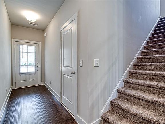 3rd image of 7080 Gladstone Cir