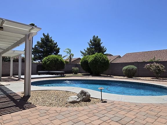 3rd image of 4117 W Menadota Dr