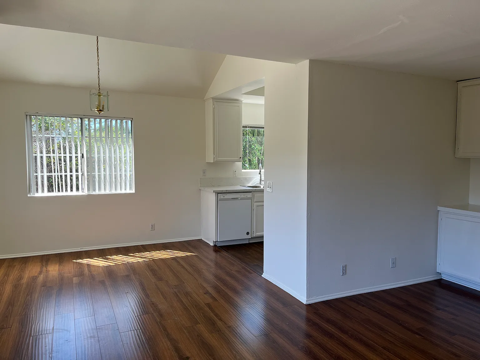 2 bed, $3,200 — Photo 4
