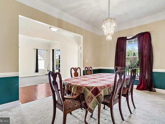 3rd image of 7158 Comrie Ct