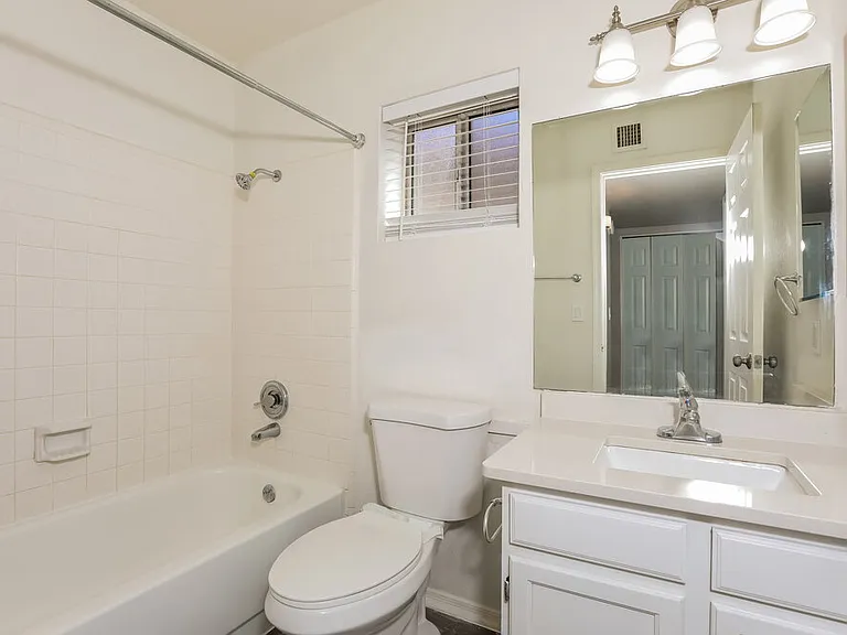 1922 E Cortez Dr — Photo 18